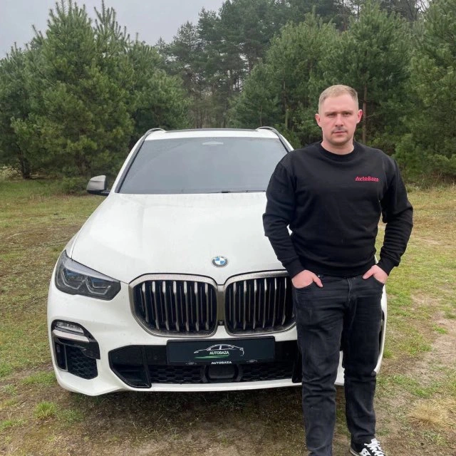 Артём